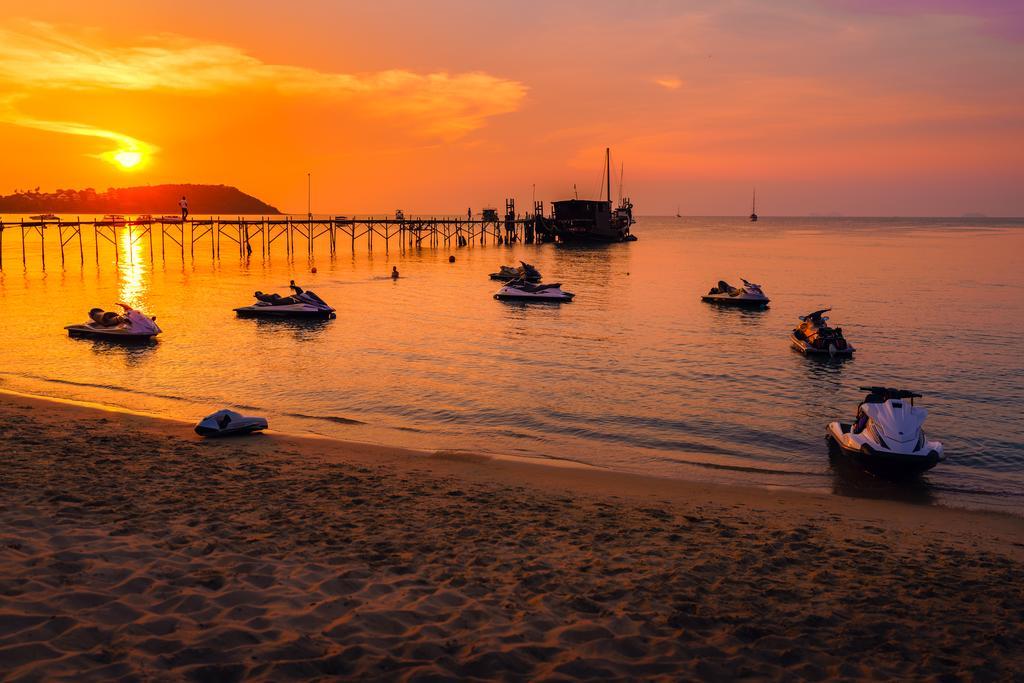 Samui Pier Front &