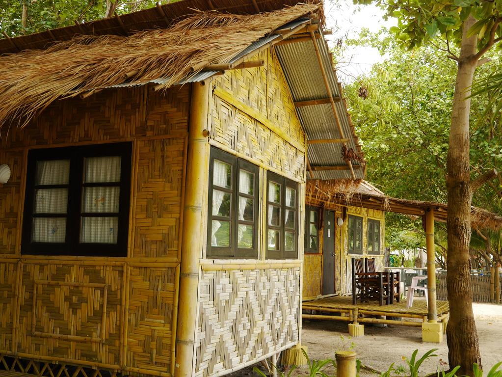 Charlie Hut Bungalow Resort