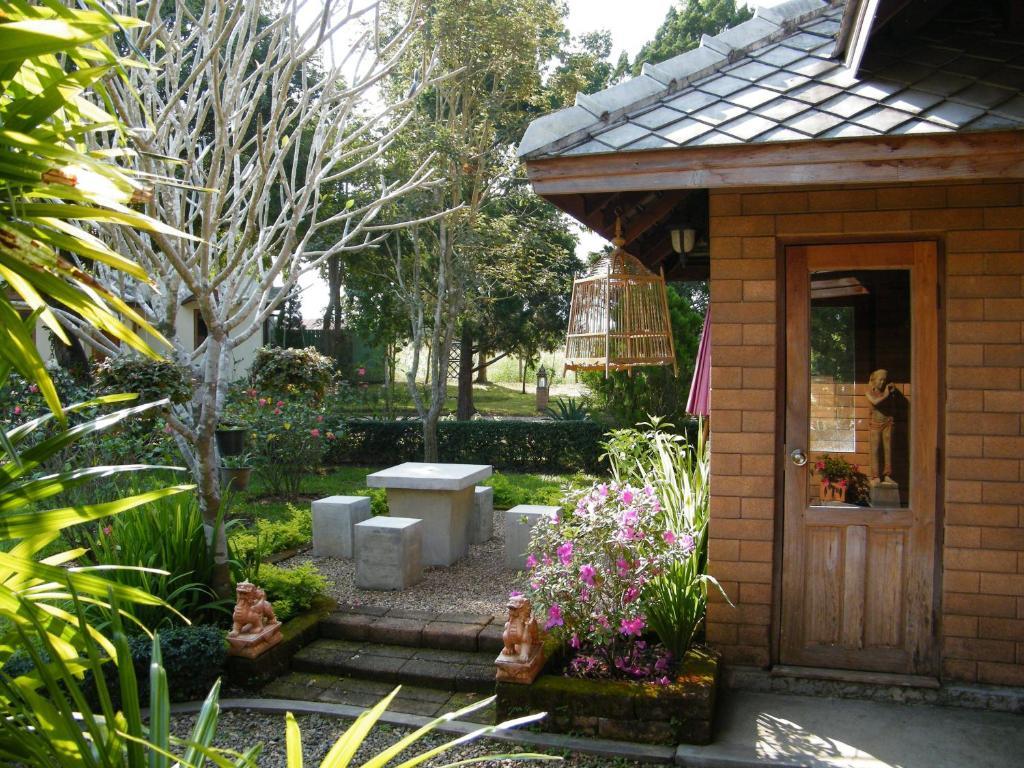Resort River Mountain Pai