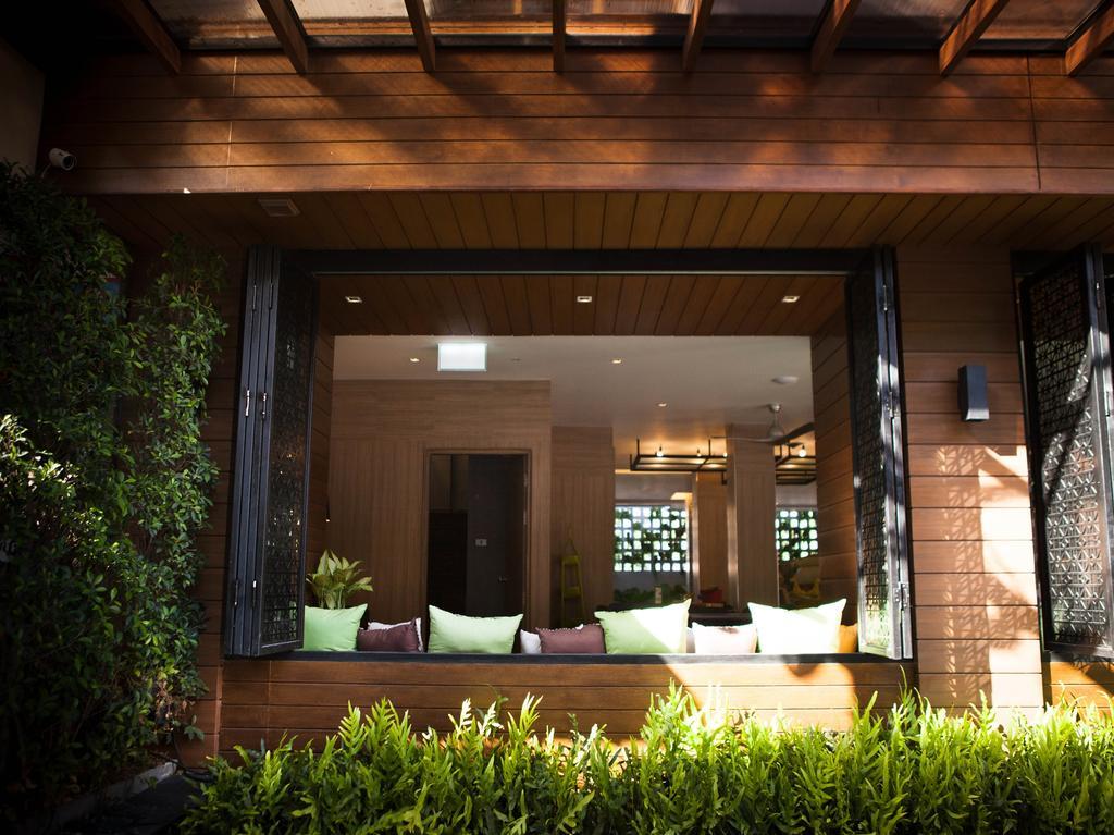Hotel Ploen By Tolani 3*