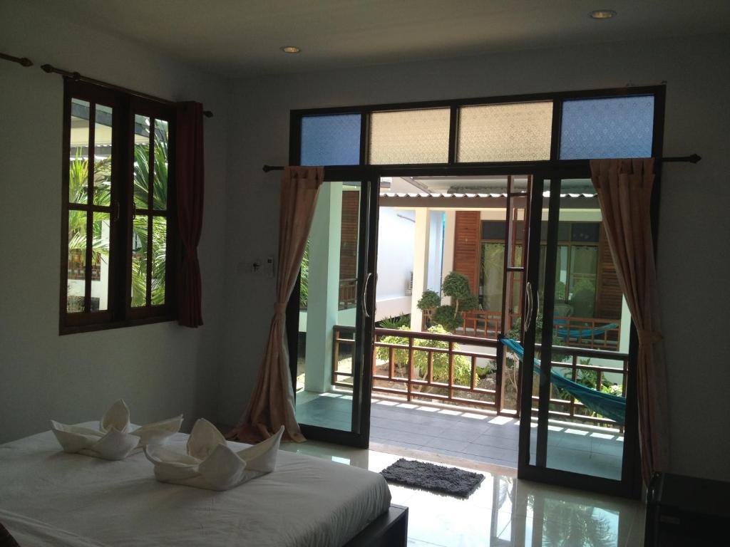 Resort Benjamin's Hut 2*