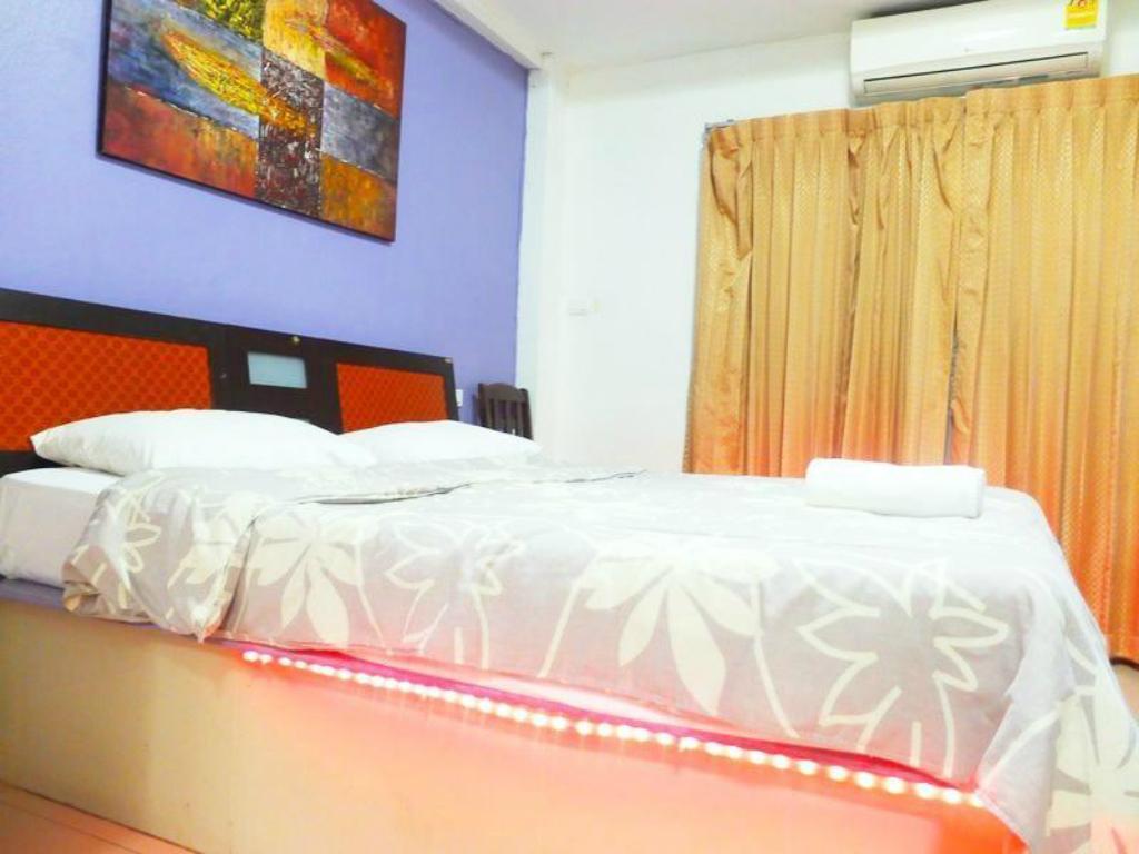 Casa de hóspedes Piza 24 Pattaya