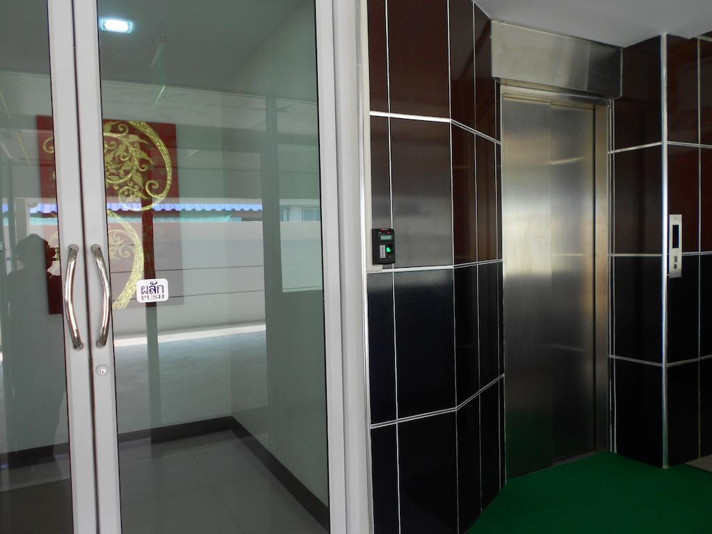 Mantra Place Hostel *