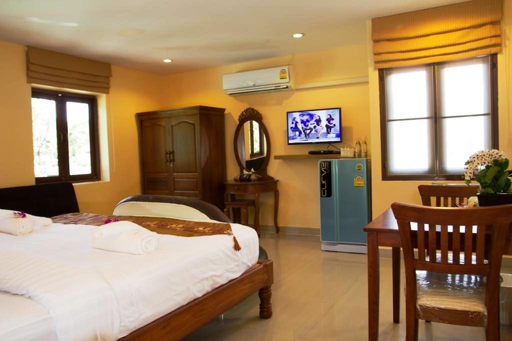 Hathai House Hotel 2*