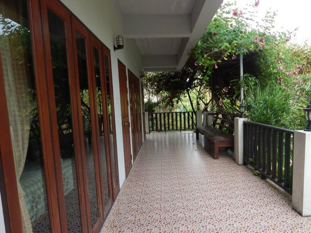 Guest house Baan Chanoknunt *