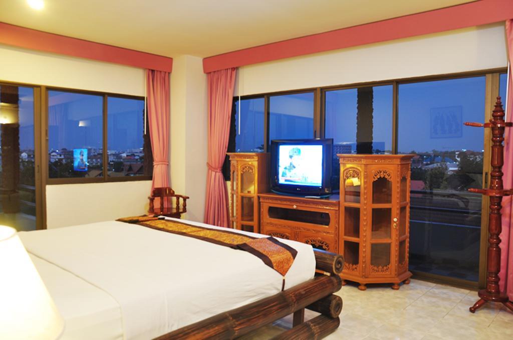 Hotel Eden Hotel Pattaya 2*