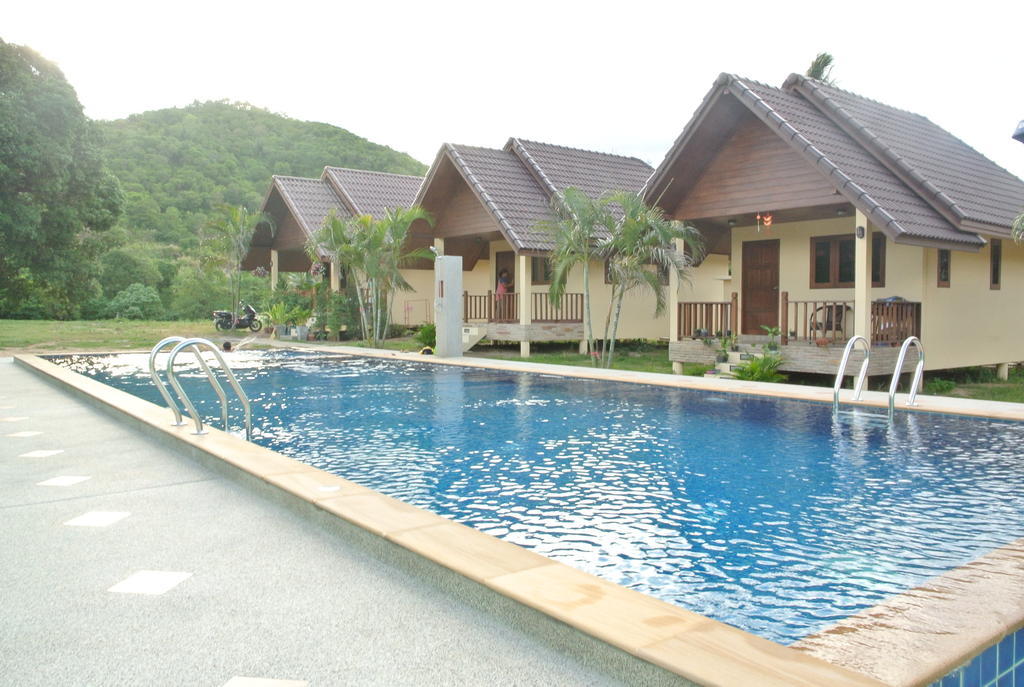 Resort P.f Pool