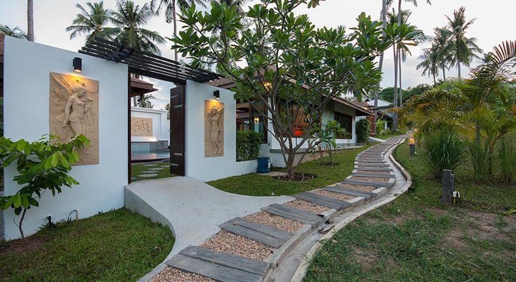 Villa Jean Pool *