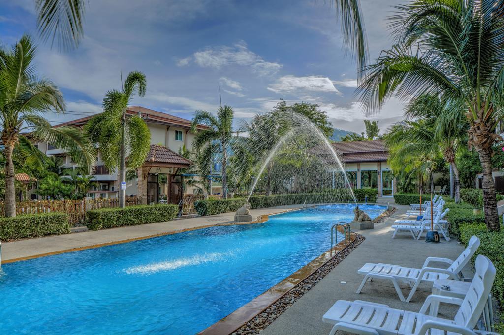 Aparthotel Whispering Palms 4*