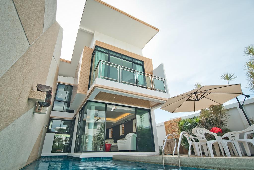 Villa Tropicana Pool