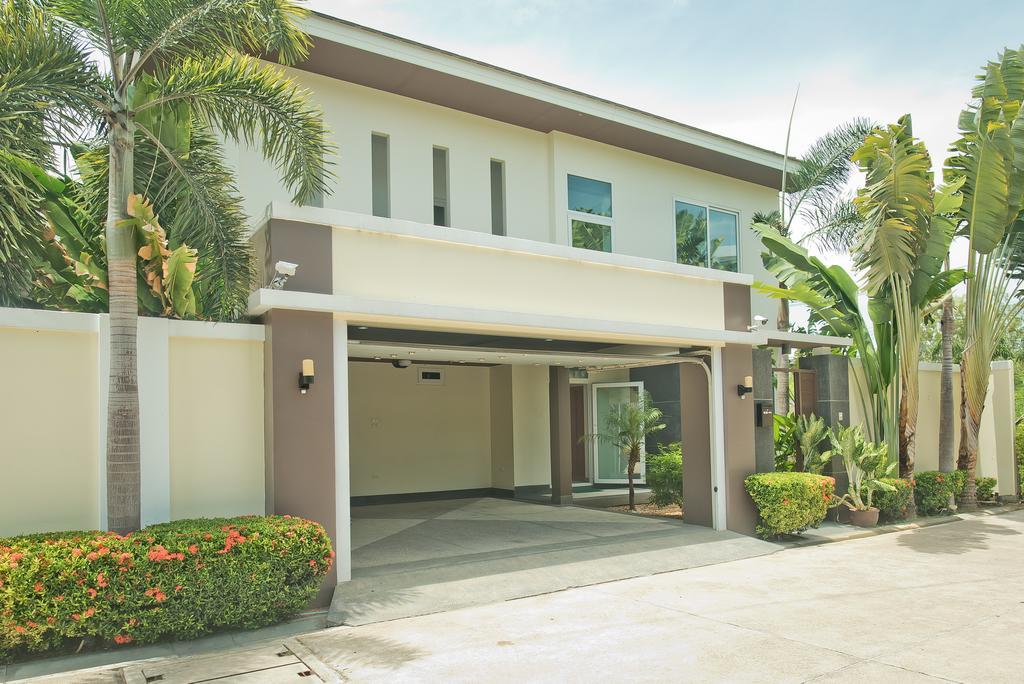 Villa Tropicana Pool *
