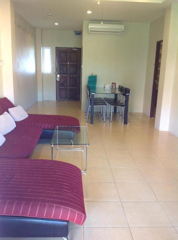 Thongbura Hotel 4*