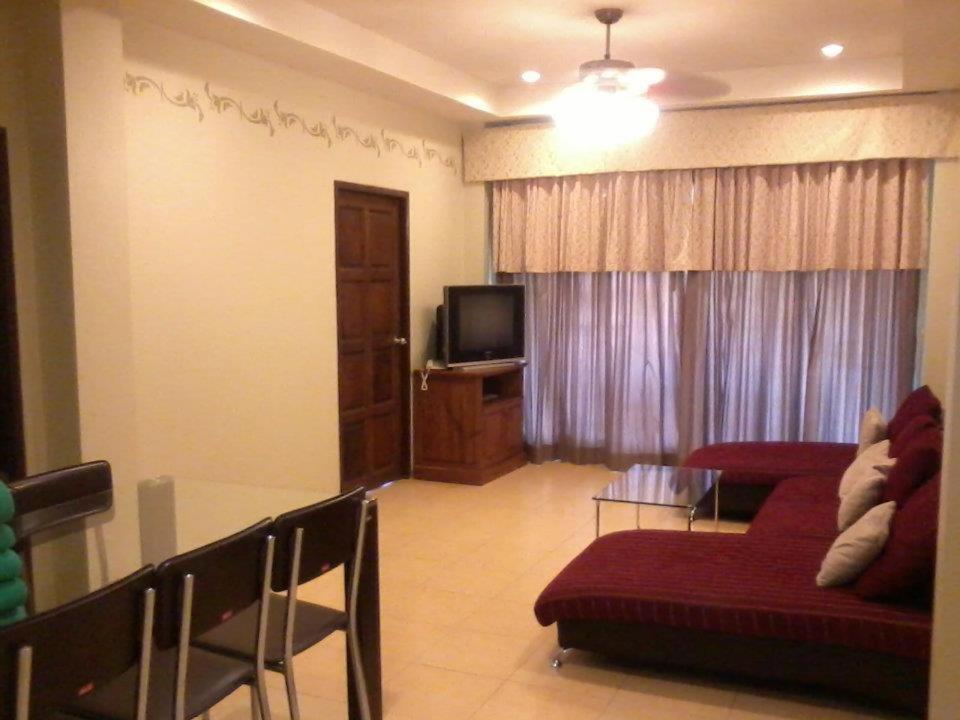Hotel Thongbura 4*