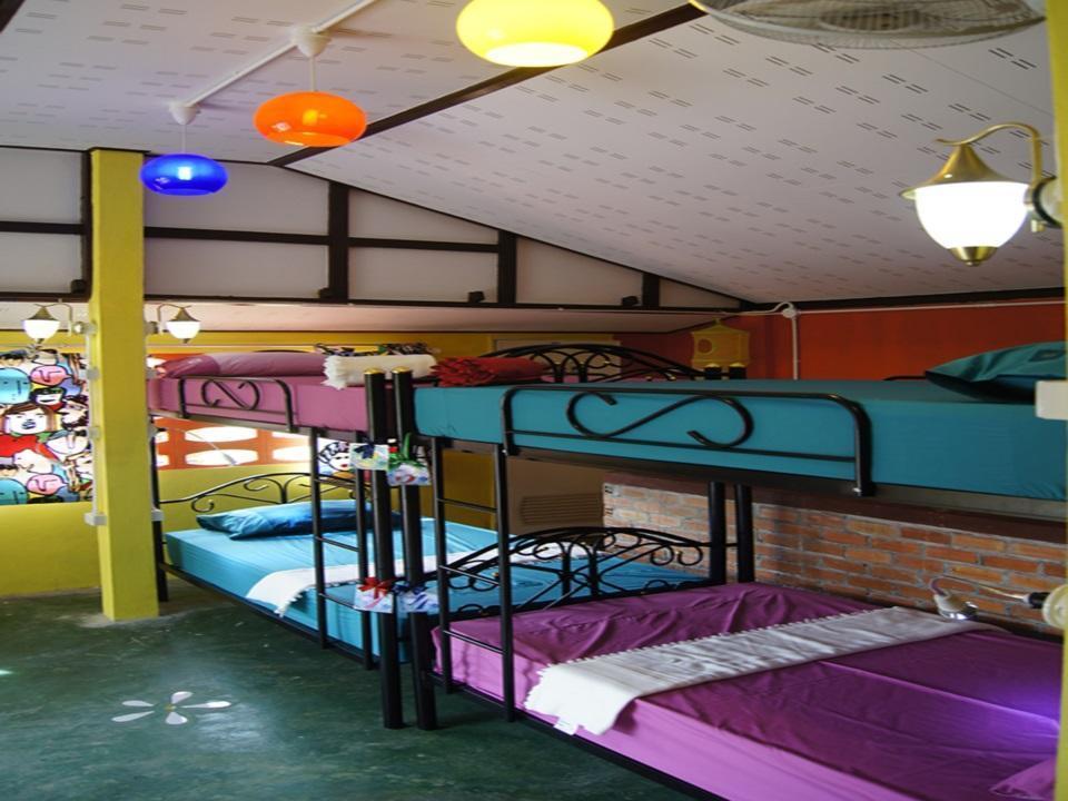 Dorm Des Fleurs Hostel Khao Lak