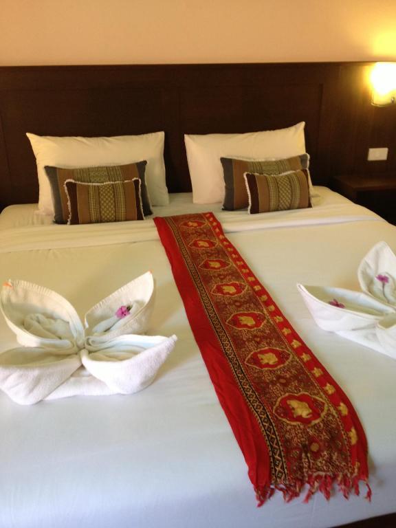 Hana Lanta Resort 2*