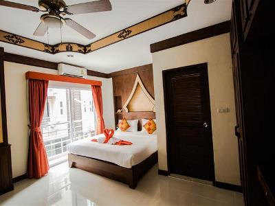 Hotel Panomporn Phuket 2*