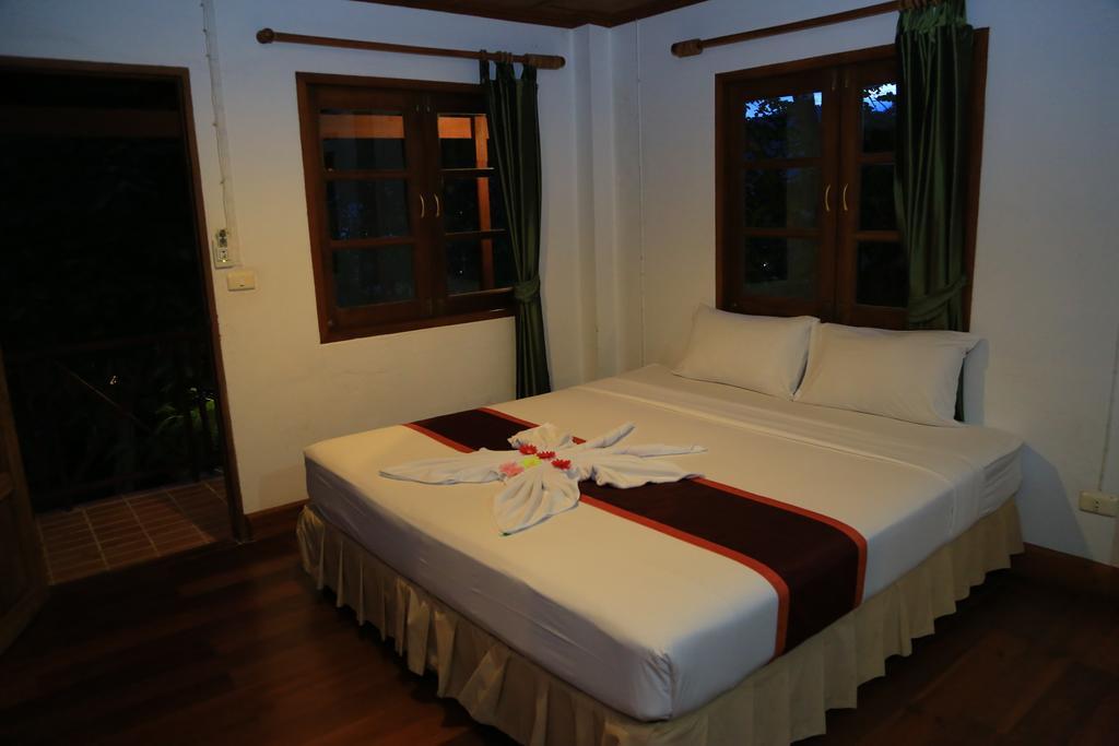 Hotel Reuanthai Village
