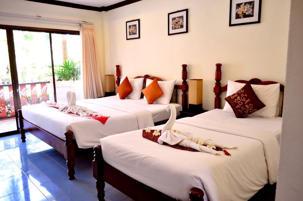 Resort Lanta Seafront 3*
