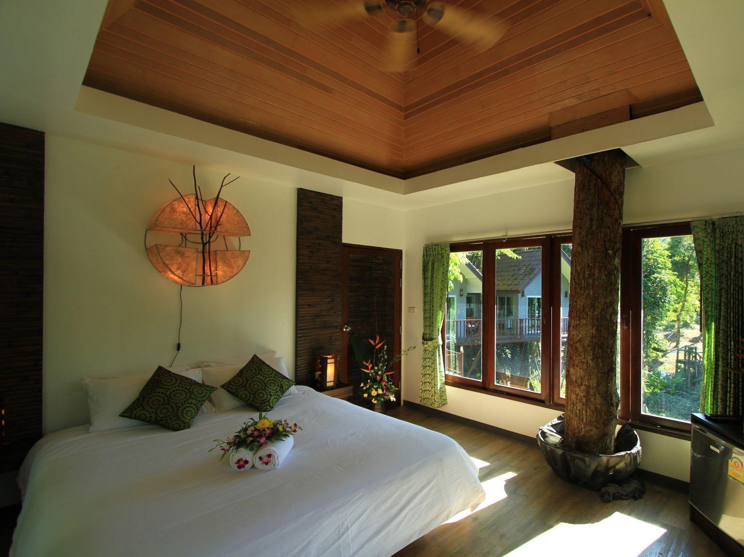 Resort Rock And Tree House 3*