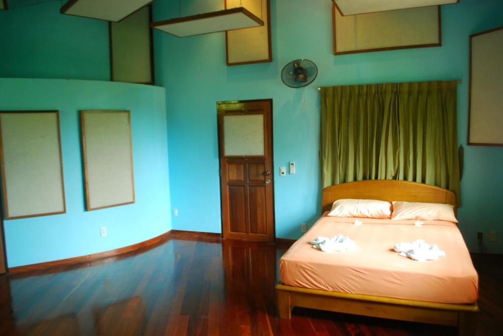 Monkey Flower Villa *