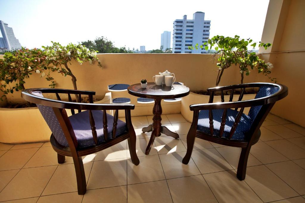 Thai Orange House Hotel 2*