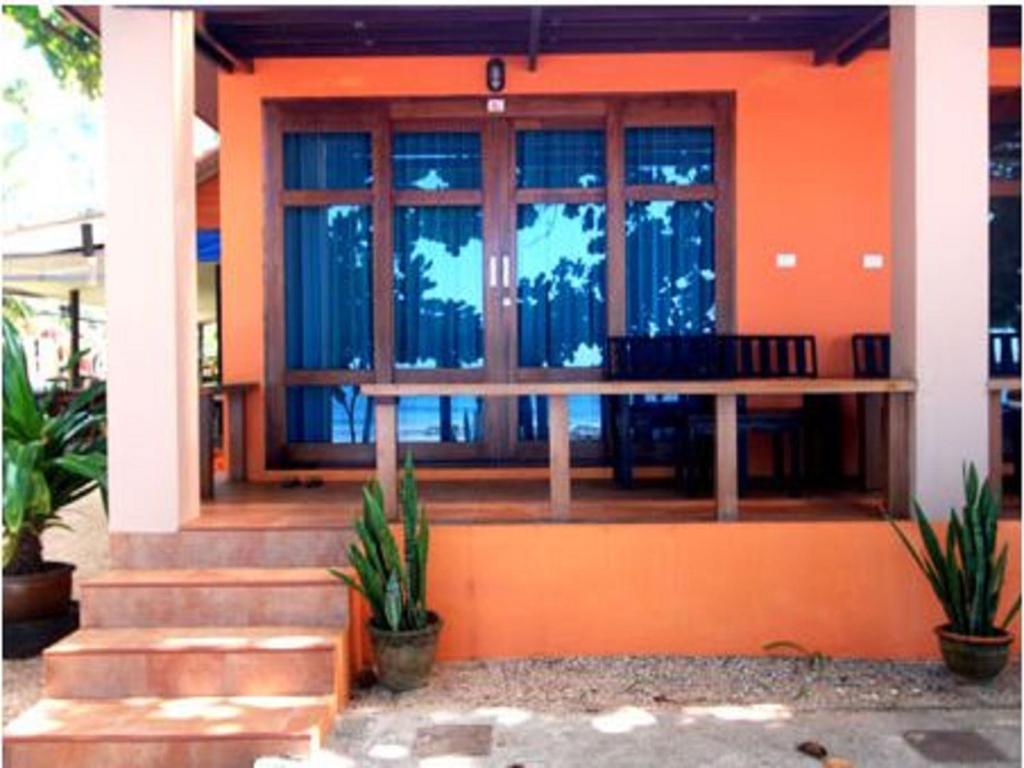 Lanta Bee Garden Sha Extra 3*