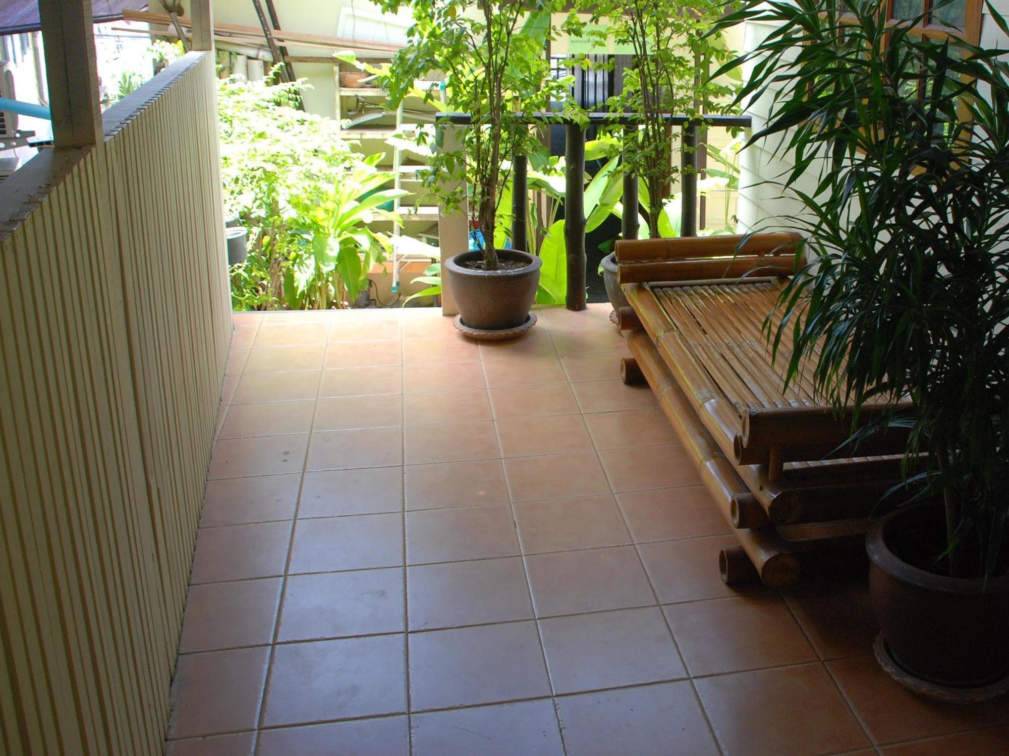 Hostel October Phi Phi Don