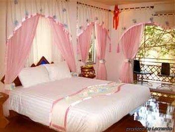 Huarn Jana' Boutique Hang Dong