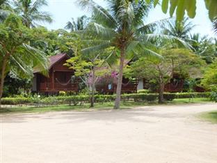 Mac's Bay Baan Tai