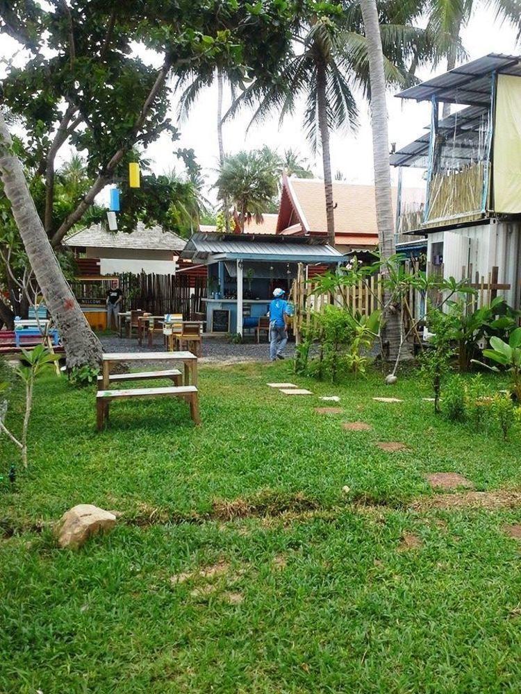 Hostel Think & Retro Cafe Samui *