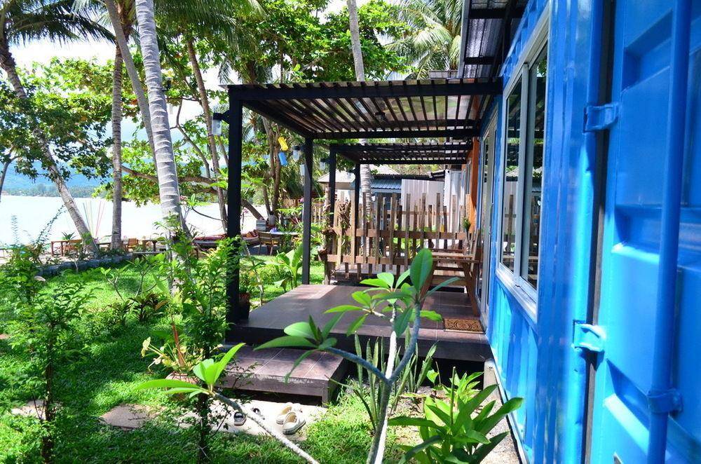 Hostel Think & Retro Cafe Samui *
