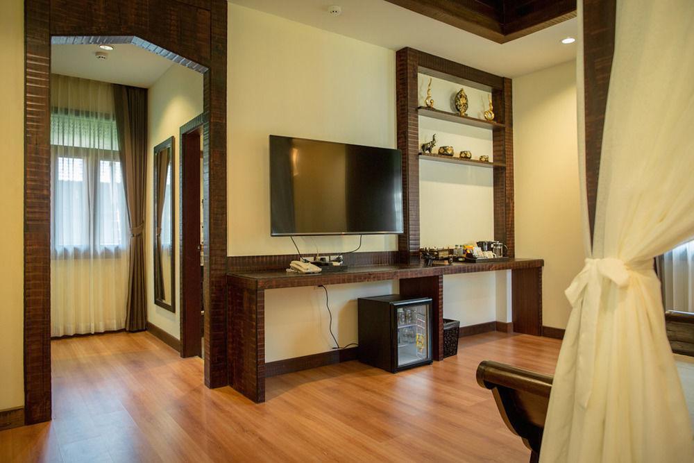 Hotel Away Hot Spring Chiang Mai