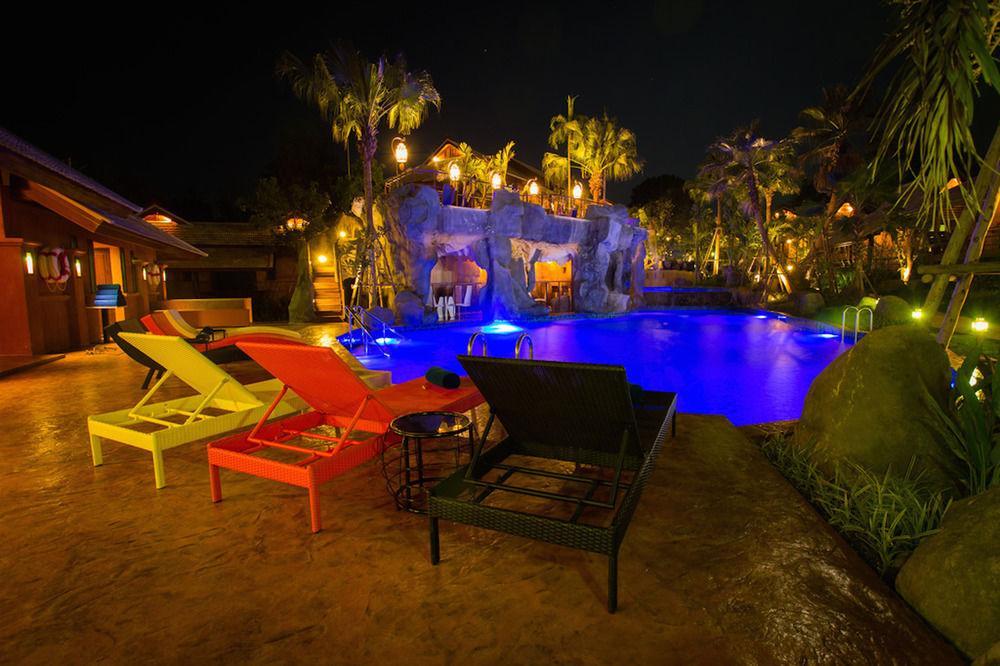 Hotel Away Hot Spring 4*