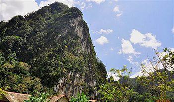 The Cliff & River Jungle Hotel
