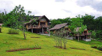 The Cliff & River Jungle Hotel Phanom