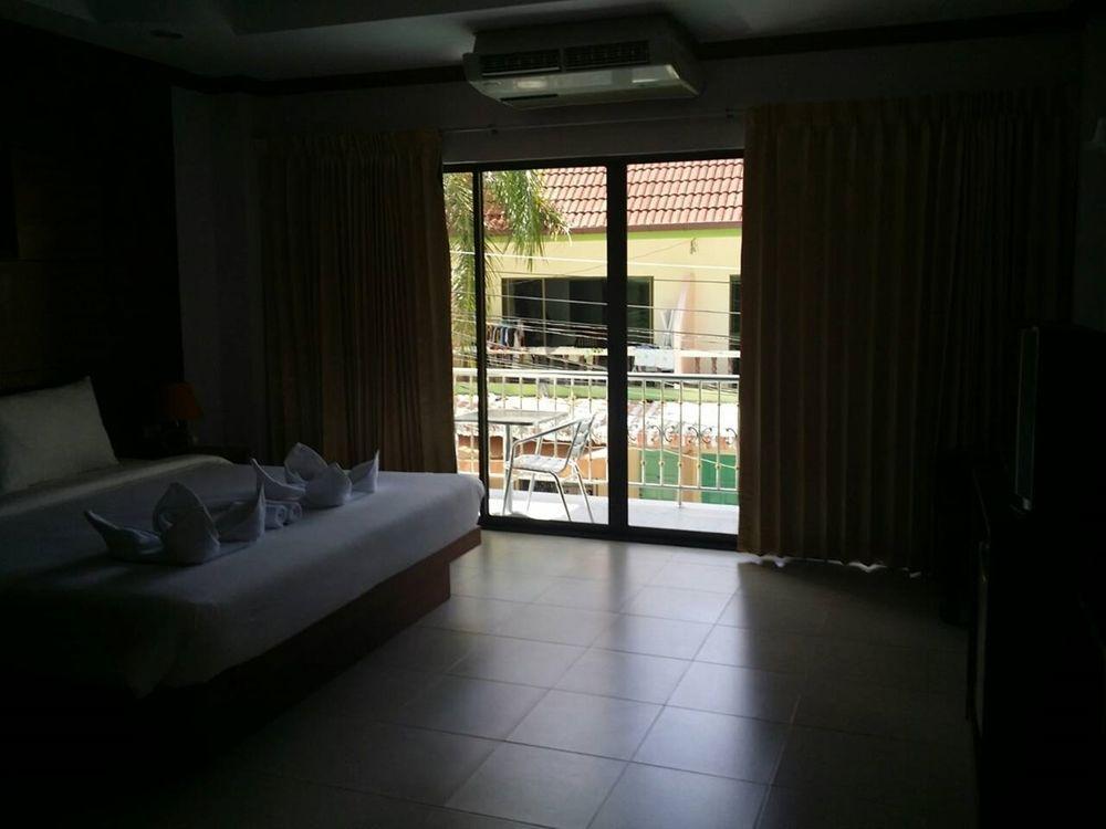 Phuket Tropical 2* Patong