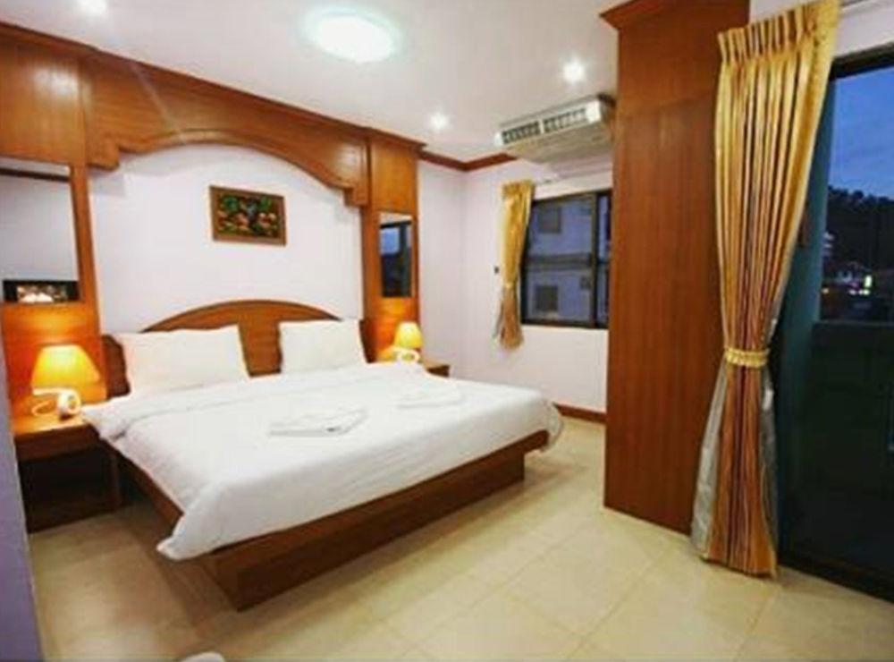 Phuket Tropical Hotel 2*
