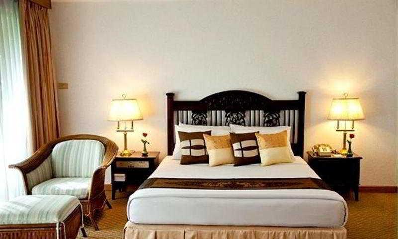 Hotel Wiang Indra Riverside 4*