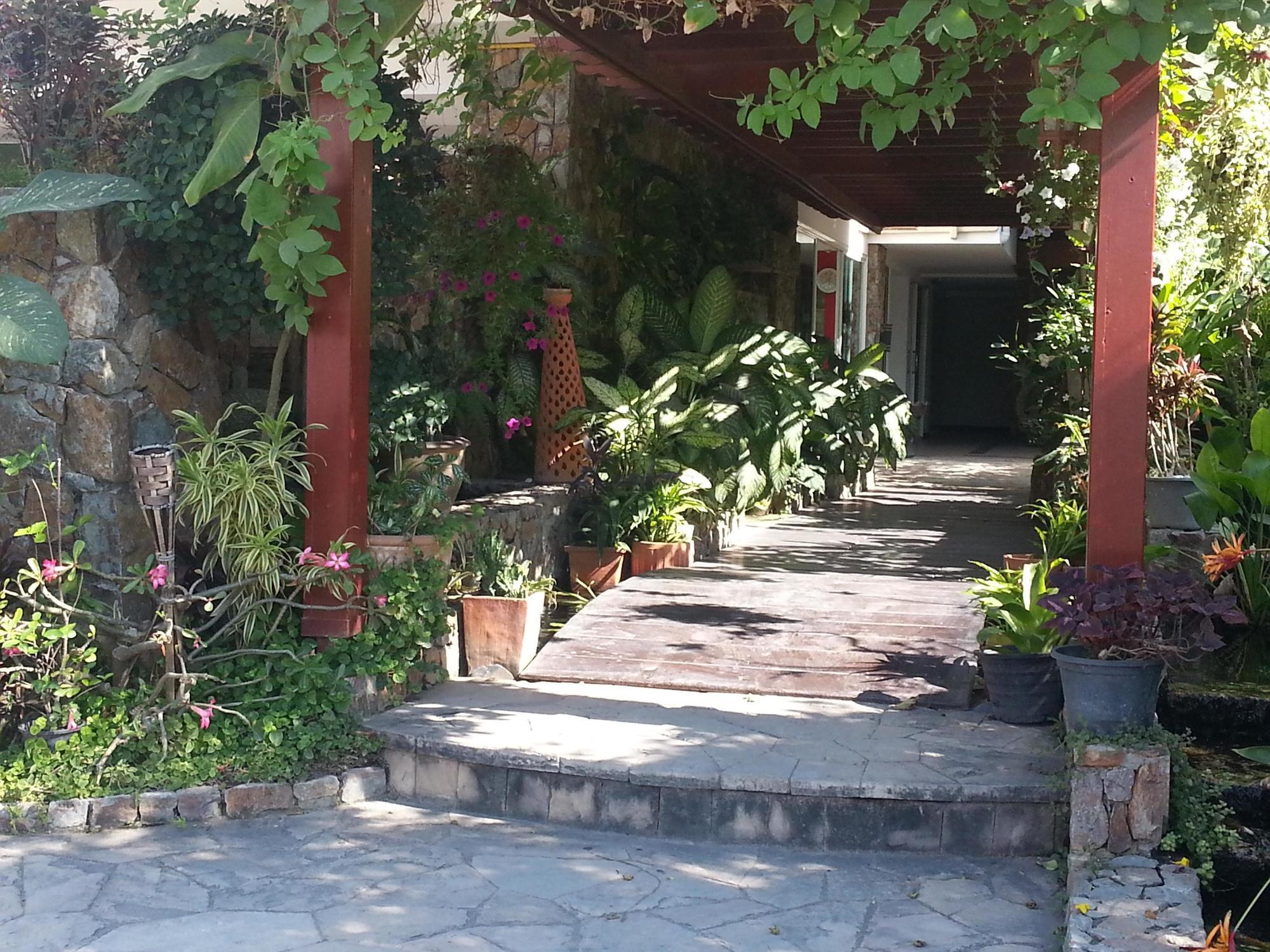 Daisy Hotel 2*