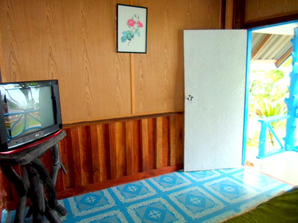 Bangrak Hotel