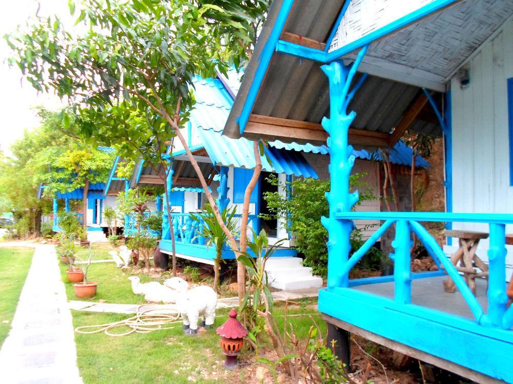Bangrak Hotel