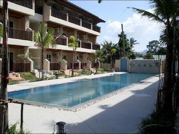Whispering Palms Aparthotel