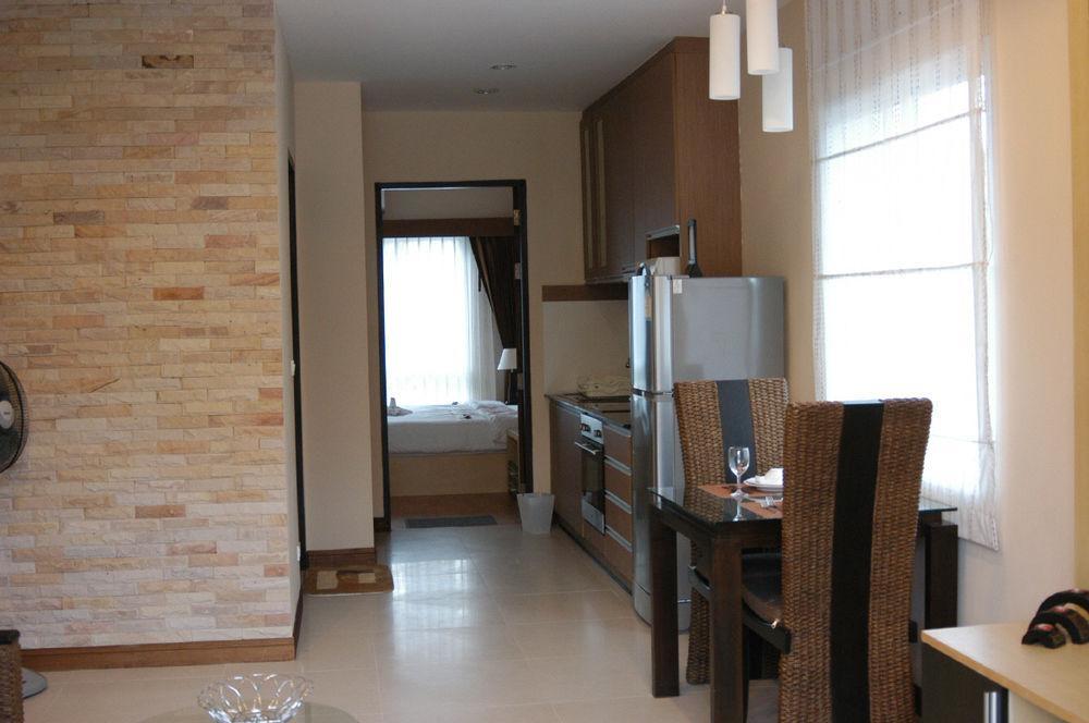 Whispering Palms Aparthotel