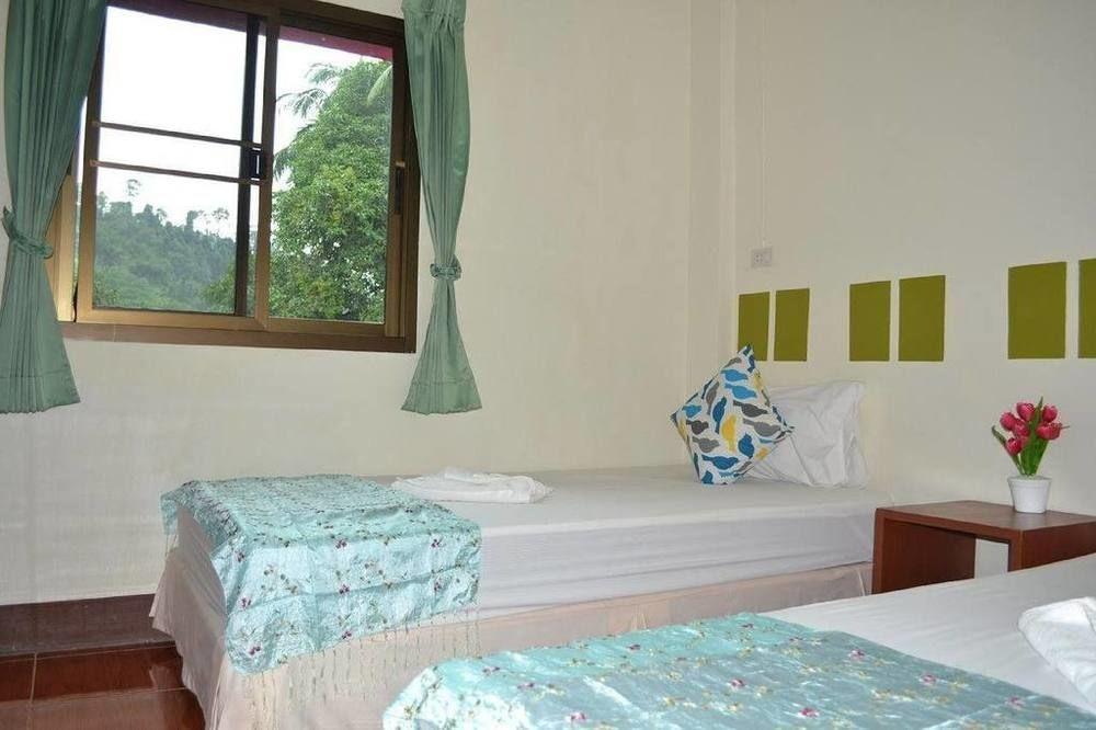 Wandee Hostel Khao Lak