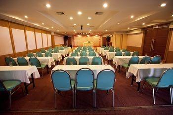 Sing Golden Place Hotel 3*