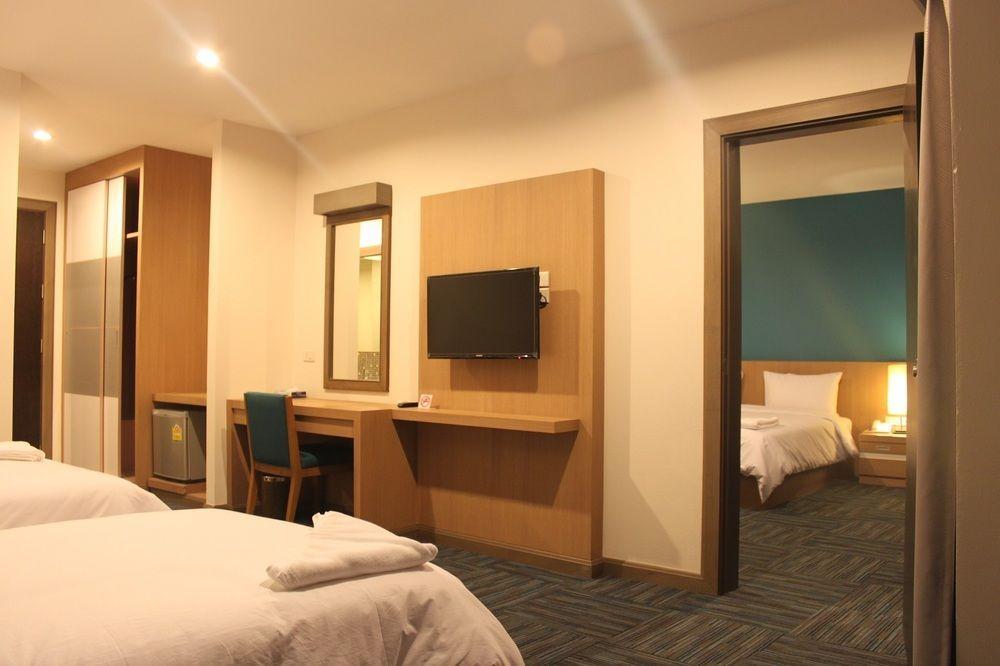 S Tara Grand Hotel Surat Thani