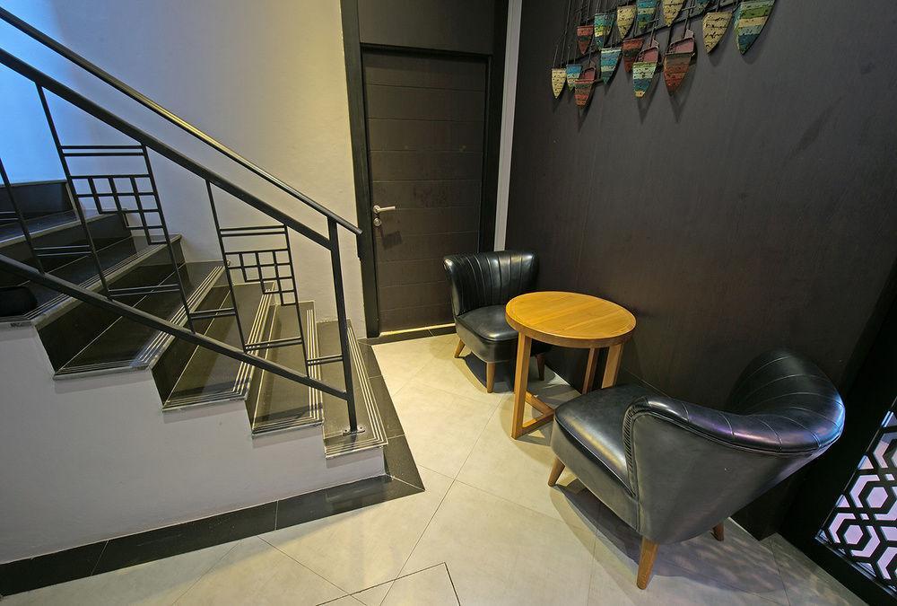 Srisawara Casa Hotel 2*