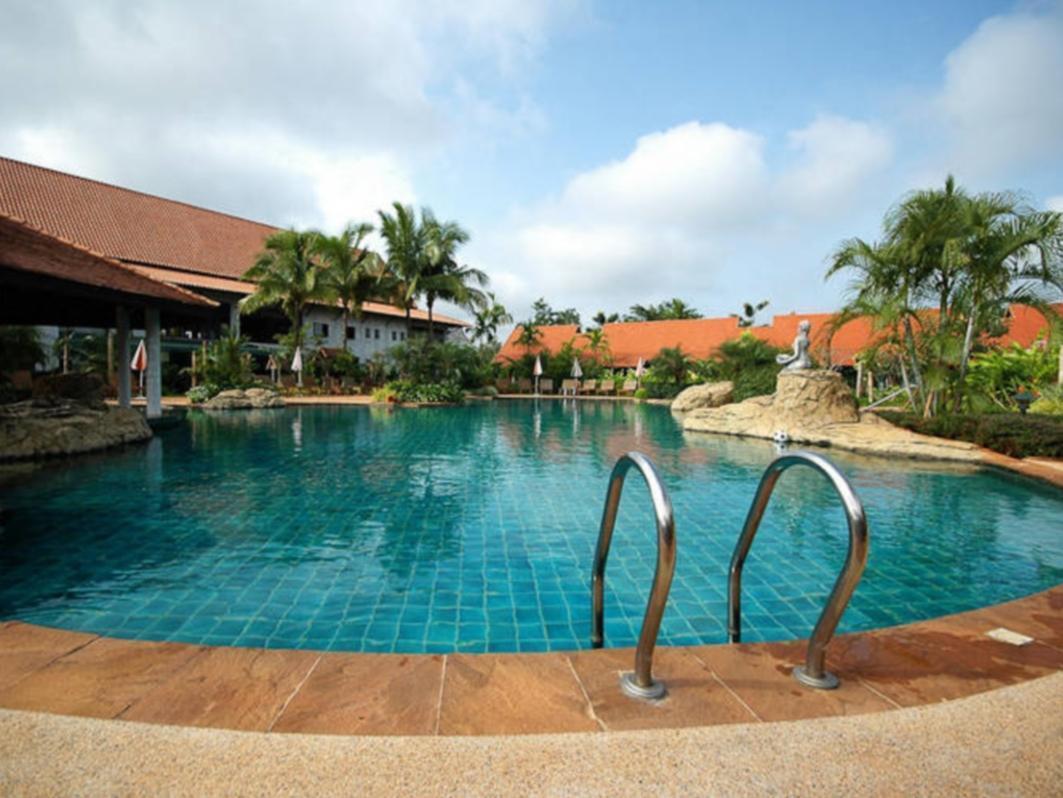 Golden Pine And 4* Chiang Rai