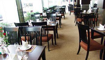 Golden Crown Grand Hotel