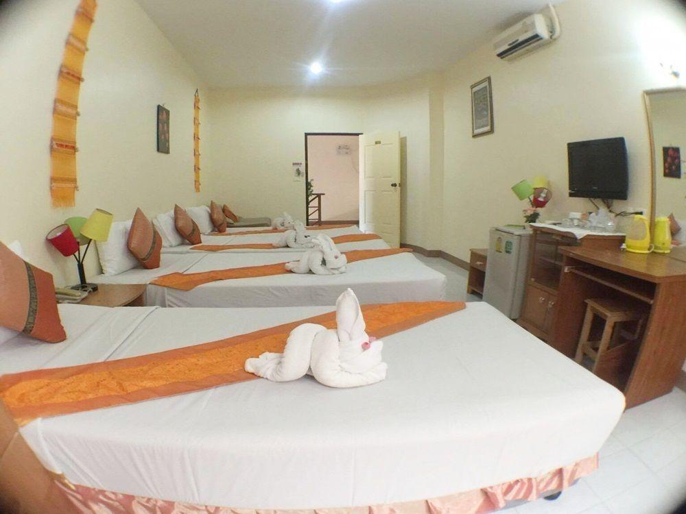 Oyo 1134 Baan Zarn Guest house 2*